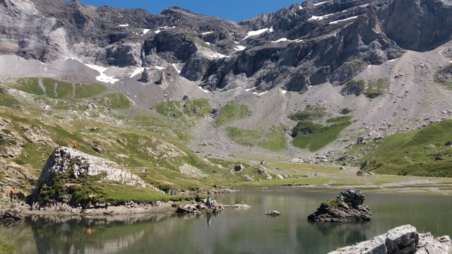 Au bord du lac dans le cirque de Troumousse (Hautes-Pyrénées) août 2018